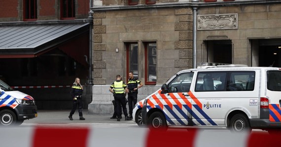 Do strzelaniny doszło przed siedzibą banku centralnego w Amsterdamie. W jej wyniku policja zastrzeliła uzbrojonego mężczyznę. Jedna osoba została ranna.