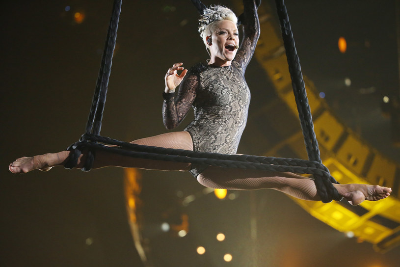 Podczas ceremonii Brit Awards honorową statuetkę za wybitny wkład na rzecz muzyki otrzyma Pink. Będzie to historyczny moment w dziejach tej nagrody, gdyż Pink stanie się pierwszą międzynarodową gwiazdą, która otrzyma ją właśnie tej kategorii. 