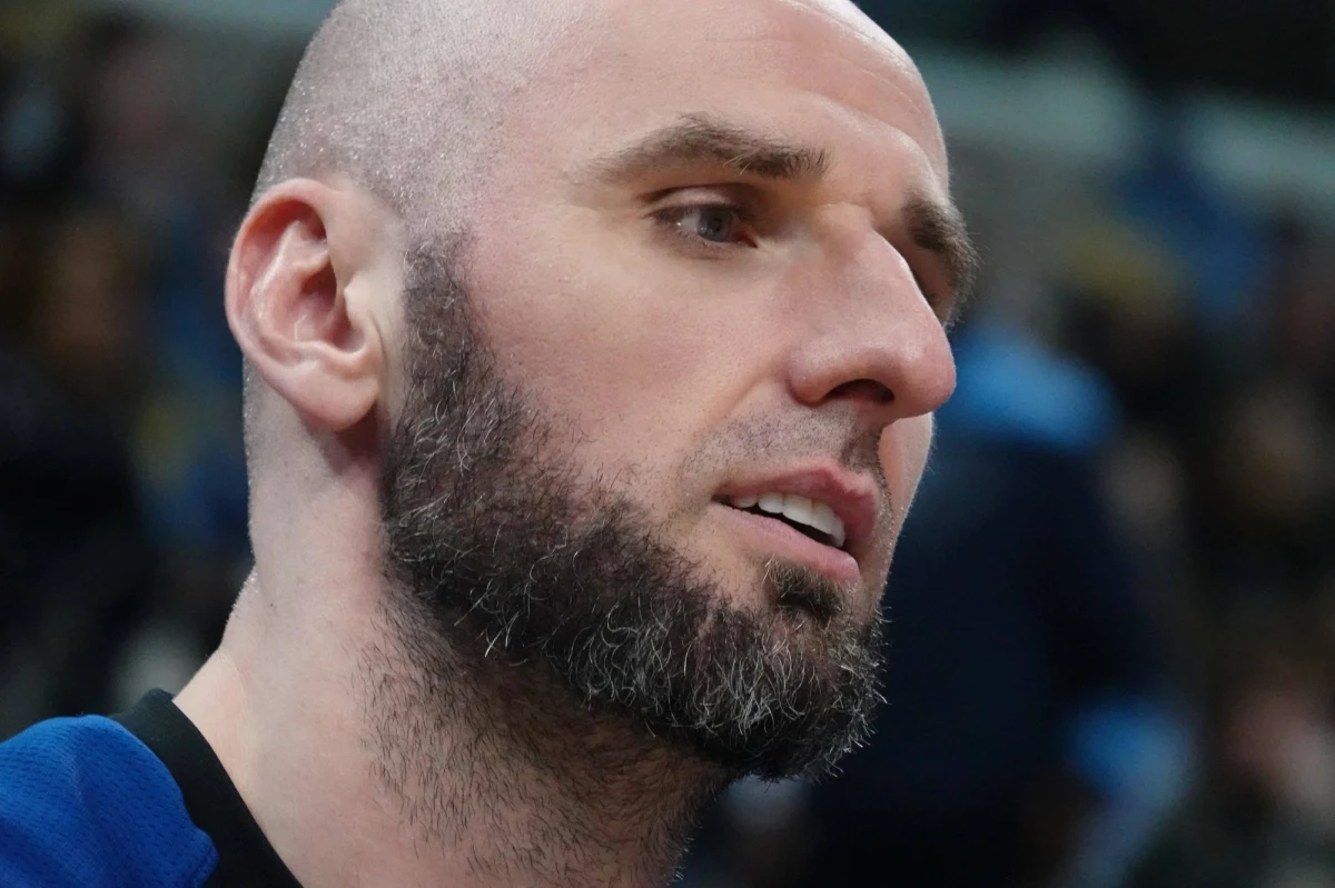 Klub Los Angeles Clippers zrzekł się praw do Marcina Gortata. Kontrakt polskiego koszykarza wygasa latem, ale to czy pojawi się jeszcze na parkietach NBA rozstrzygnie się w najbliższych dniach. "To była wspaniała jazda" - napisał Gortat na Twitterze.