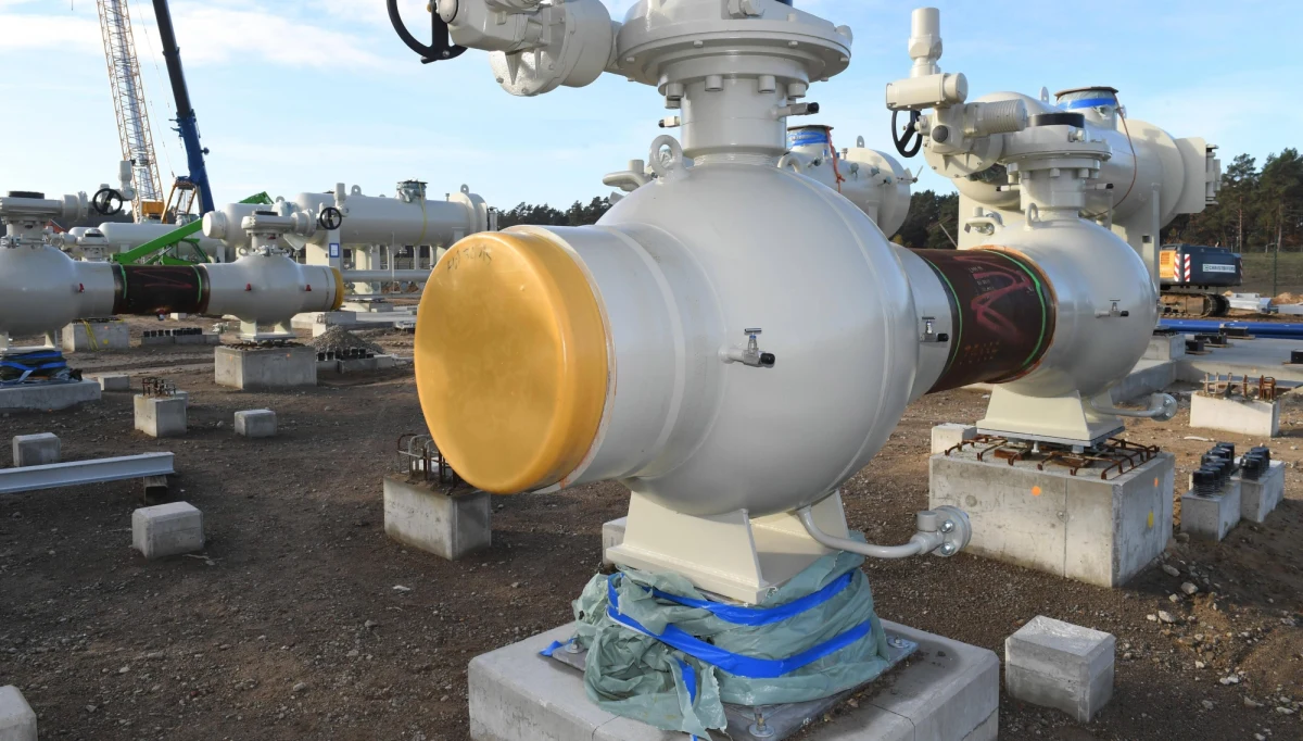 Państwa Unii Europejskiej uzgodniły wspólne stanowisko w sprawie budowy gazociągu Nord Stream 2 – informuje nasza dziennikarka Katarzyna Szymańska-Borginon. Tylko Bułgaria zgłosiła zastrzeżenia. Teraz rozpoczną się negocjacje z Parlamentem Europejskim. "To krok w dobrym kierunku. Celem strategicznym Polski i Francji było rozpoczęcie negocjacji. Liczymy teraz na wsparcie Parlamentu Europejskiego" - powiedział korespondentce RMF FM w Brukseli wiceminister spraw zagranicznych Konrad Szymański.