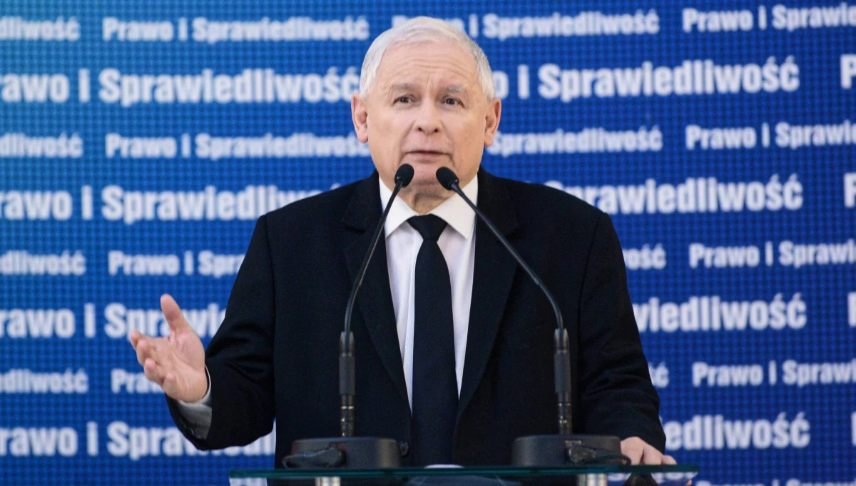 Z oświadczeń polityków PiS wynika, że szef partii mógł prowadzić rozmowy w imieniu spółki Srebrna. "Prezes Jarosław Kaczyński miał prawo żeby prowadzić określone rozmowy i miał do tego upoważnienia" - stwierdziła dziś rzeczniczka PiS Beata Mazurek. To zdanie może jednak ściągnąć poważne kłopoty na bronionego w ten sposób szefa PiS.