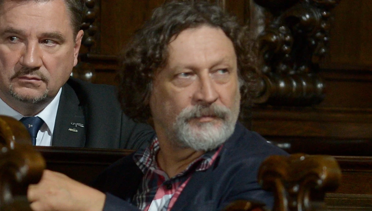 Nie zajmuje się biznesem, nic mnie nie łączy ze sprawą Srebrnej - powiedział PAP Jan Maria Tomaszewski, kuzyn prezesa PiS Jarosława Kaczyńskiego. Przyznał, że Gerald Birgfellner "doprowadził do dużego problemu w jego rodzinie".