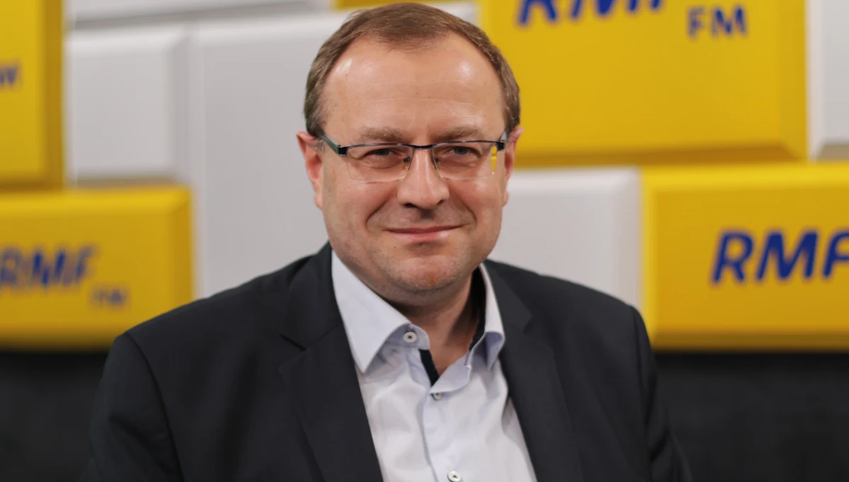 "Dla mnie to jest jedna z najważniejszych postaci opozycji demokratycznej w epoce PRL-u" - mówił o zmarłym Janie Olszewskim historyk profesor Antoni Dudek. "Dla mnie to jest jedna z najważniejszych postaci opozycji demokratycznej w epoce PRL-u. To jest człowiek, który zaczynał swoją karierę publiczną w 56., kiedy w tygodniu "Po prostu" napisał słynny artykuł upominający się o ludzi Armii Krajowej, o ich rehabilitację" - mówił gość Popołudniowej rozmowy w RMF FM.