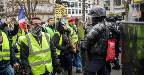 ​Rozbite witryny sklepowe, obrabowane butiki, zdewastowane agencje bankowe oraz podpalone samochody i motocykle - taka seria aktów wandalizmu i rabunków zakończyła się w Paryżu główna demonstracja ruchu "żółtych kamizelek".