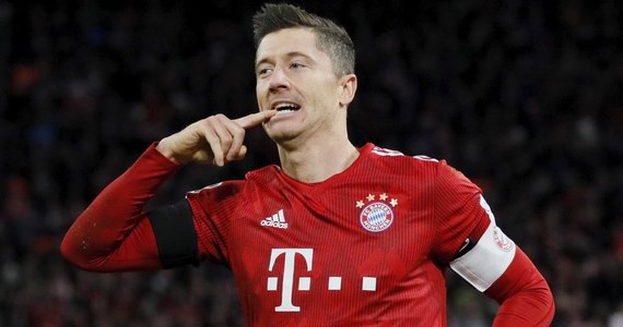 Piłkarz Bayernu Monachium Robert Lewandowski wypracował pierwszą bramkę, zdobył drugą i asystował przy trzeciej w wygranym u siebie meczu z Schalke 04 Gelsenkirchen 3:1 w 21. kolejce niemieckiej ekstraklasy. Liderem tabeli pozostała Borussia Dortmund.