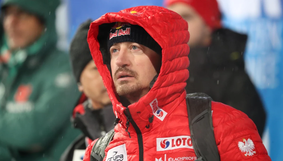 "Nasi zawodnicy to nie są maszyny" - podkreślił na Facebooku Adam Małysz, pisząc o sobotnim konkursie drużynowym Pucharu Świata w skokach narciarskich w Lahti. Kamil Stoch, Dawid Kubacki, Piotr Żyła i Jakub Wolny zajęli w nim czwarte miejsce.