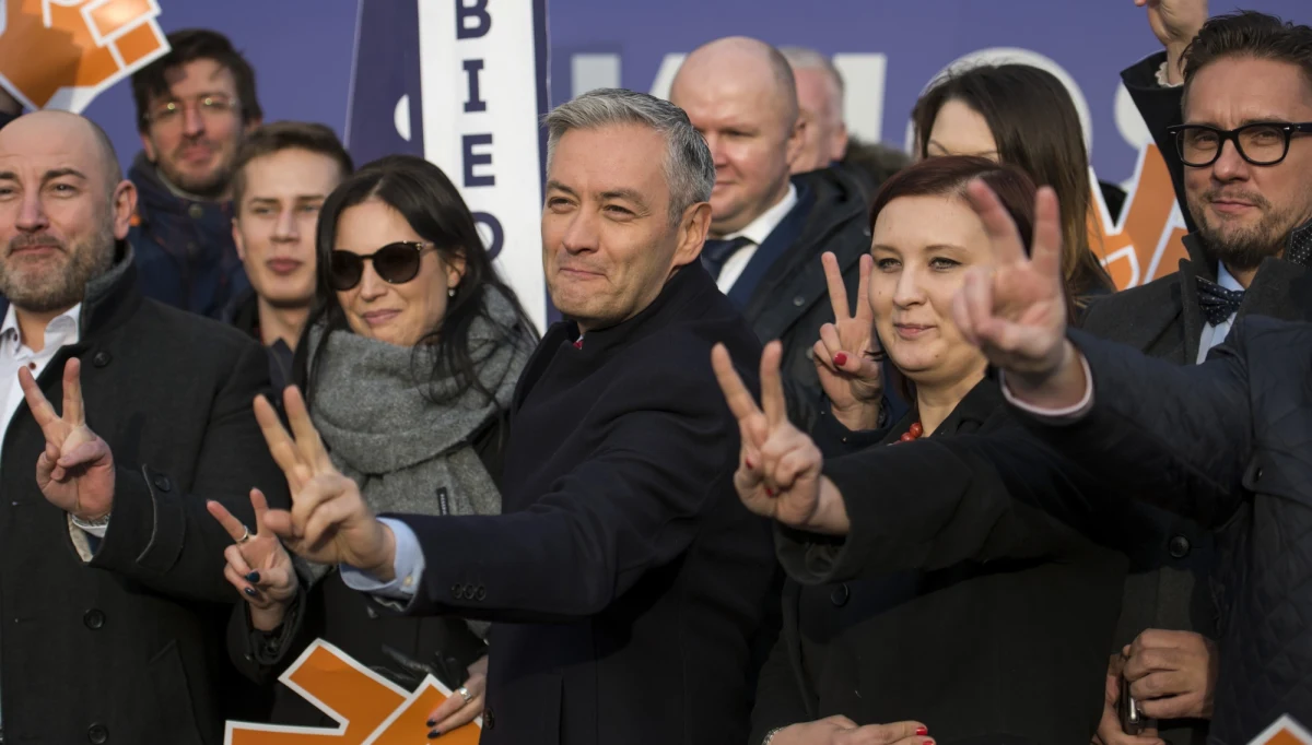 Lider partii Wiosna Robert Biedroń uważa, że prokuratura powinna być niezależna i trzeba oddzielić prokuraturę od ministerstwa sprawiedliwości. Zapowiada, że będzie to jedna z pierwszych decyzji, jeśli Wiosna wejdzie do Sejmu.