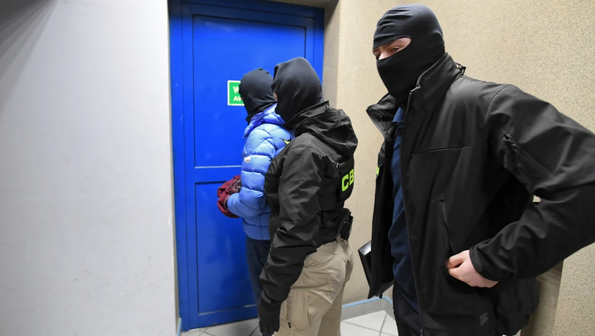 Wieczorem w łódzkiej Prokuraturze Regionalnej zakończyło się przesłuchanie byłego prezesa PKN Orlen. Jacek K. usłyszał zarzuty. W sumie agenci CBA zatrzymali we wtorek trzy osoby z dawnego kierownictwa naftowego giganta: oprócz Jacka K. także dwóch byłych dyrektorów wykonawczych ds. marketingu.