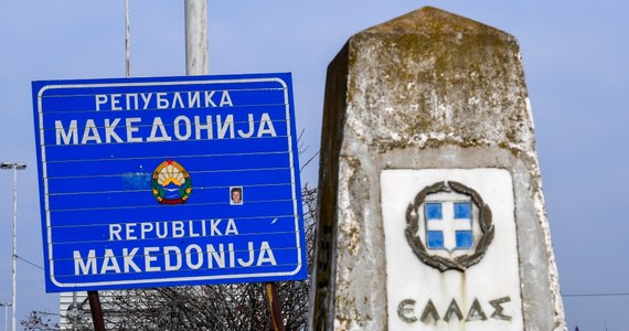 Rząd w Skopje poinformował w wydanym we wtorek oświadczeniu, że z tym dniem Macedonia, w ramach porozumienia z Grecją, oficjalnie zmienia nazwę na Macedonię Północną, a od środy nowa nazwa pojawi się na znakach drogowych.