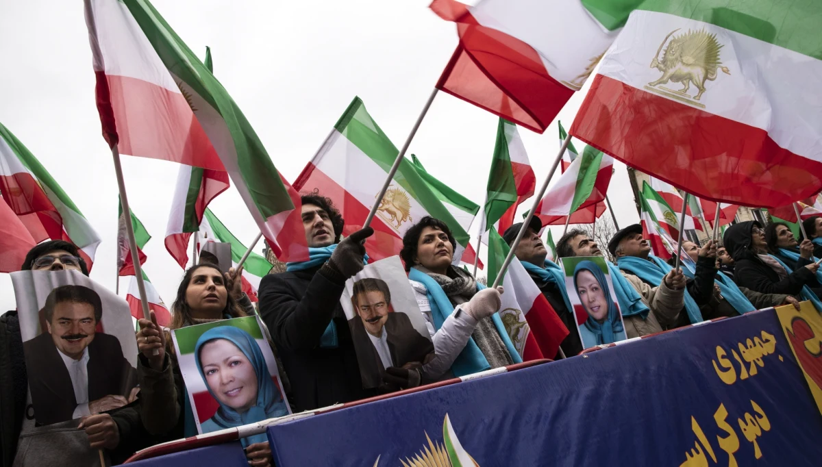 Każde pieniądze, które zarabia reżim w Teheranie są wykorzystywane do represjonowania obywateli i wspierania terroryzmu - opisuje w rozmowie z RMF FM Shahin Gobadi, członek Narodowej Rady Irańskiego Ruchu Oporu. To koalicja irańskich organizacji opozycyjnych, działająca poza granicami kraju. Dziś w Warszawie, podczas konferencji bliskowschodniej organizują oni protest przeciwko reżimowi ajatollahów.