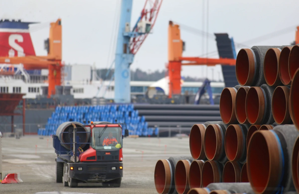 Tylko nieznacznie udało się poprawić piątkowe porozumienie krajów Unii Europejskiej ws. Nord Stream 2. Chodzi o zmiany w dyrektywie gazowej, które miały zablokować lub przynajmniej utrudnić powstanie gazociągu. Po 9 godzinach trudnych negocjacji Parlament Europejski porozumiał się z Radą UE ws. ostatecznego kształtu zapisów - a z rozmów korespondentki RMF FM Katarzyny Szymańskiej-Borginon z unijnymi dyplomatami wynika, że tymi przepisami Nord Stream 2 zablokować się nie uda.