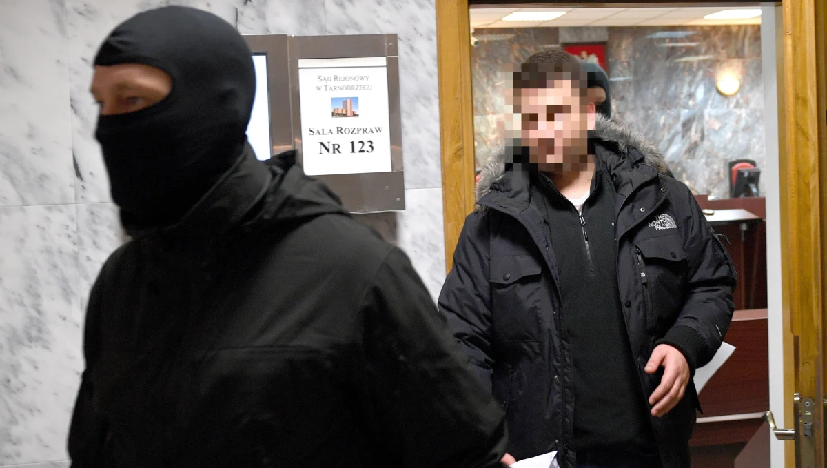 Były rzecznik MON Bartłomiej M. pozostanie w areszcie. W środę Sąd Okręgowy w Tarnobrzegu nie uwzględnił zażalenia jego obrońców i utrzymał w mocy postanowienie o zastosowaniu wobec ich klienta izolacyjnego środka zapobiegawczego.