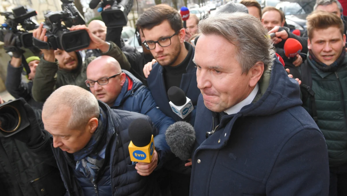 Na środę przesłuchanie austriackiego biznesmena Geralda Birgfellnera zakończyło się, będziemy kontynuować w przyszłym tygodniu - powiedział pełnomocnik Austriaka mec. Jacek Dubois. Jak dodał, jest zaniepokojony "toczącymi się zdarzeniami". 