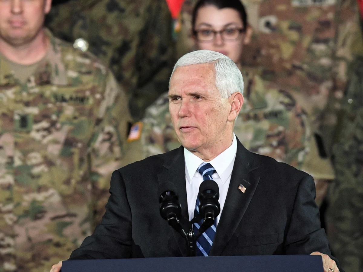 „Dziś świat jest bardziej niebezpiecznym miejscem, niż od upadku komunizmu ćwierć wieku temu; wolny świat potrzebuje członków NATO” - mówił wiceprezydent USA Mike Pence w środę w Warszawie. Dziękował też Polsce za wypełnianie zobowiązań przeznaczania 2 proc. PKB na obronność.