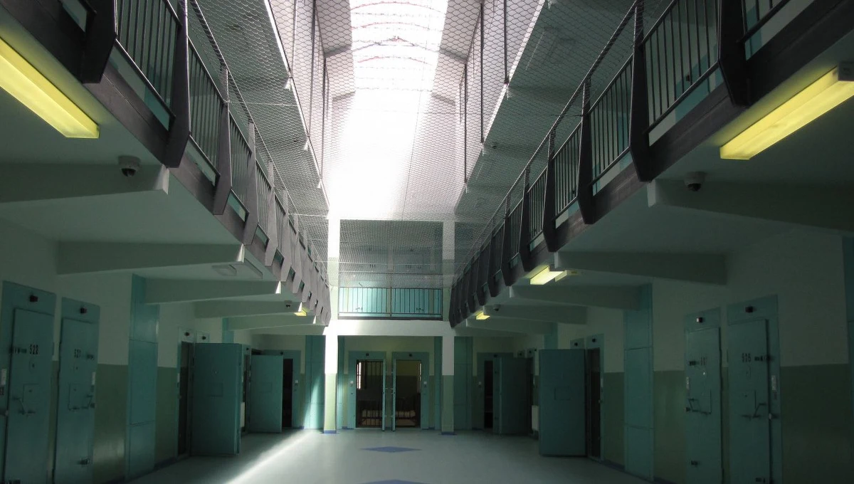 Sąd Apelacyjny w Białymstoku utrzymał karę 15 lat więzienia dla 27-letniego mężczyzny za brutalne zabójstwo jego dziewczyny. Do zbrodni doszło ponad dwa lata temu w lesie k. Bisztynka (Warmińsko-Mazurskie). Orzeczenie jest prawomocne.