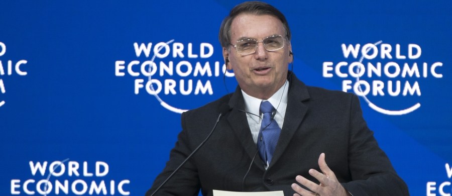 Prezydent Brazylii Jair Bolsonaro opuścił w środę, po 17 dniach, prywatną klinikę im. Alberta Einsteina w Sao Paulo. Był to trzeci pobyt Bolsonaro w szpitalu od zamachu na jego życie 6 września ub. roku, kiedy w toku kampanii wyborczej został zraniony nożem w brzuch.