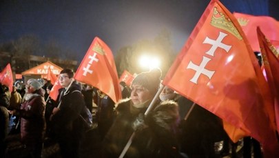 "Panie prezydencie, nadal jesteśmy razem". 1,5 tys. osób uczciło pamięć Pawła Adamowicza