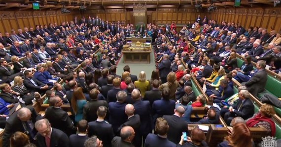 Brytyjski parlament poparł opóźnienie brexitu