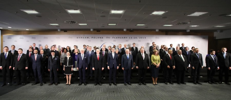 O "historycznym zwrocie" i "zapoczątkowaniu procesu warszawskiego" piszą po konferencji bliskowschodniej w Warszawie francuscy dziennikarze. Zwracają uwagę, że "państwa Zatoki i Izrael wspólnie dyskutowały o strategii, jaką przyjąć należy wobec Iranu", ale także, że "trudno sobie wyobrazić, by porozumiały się w takiej kwestii jak konflikt izraelsko-palestyński".