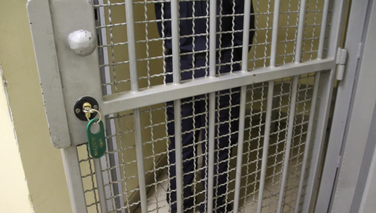 Jest zarzut i trzymiesięczny areszt dla 45-latka, który w środę próbował podpalić komisariat w kujawsko-pomorskim Szubinie. Były żołnierz rzucił w budynek policji dwoma koktajlami Mołotowa. Nikomu nic się nie stało.