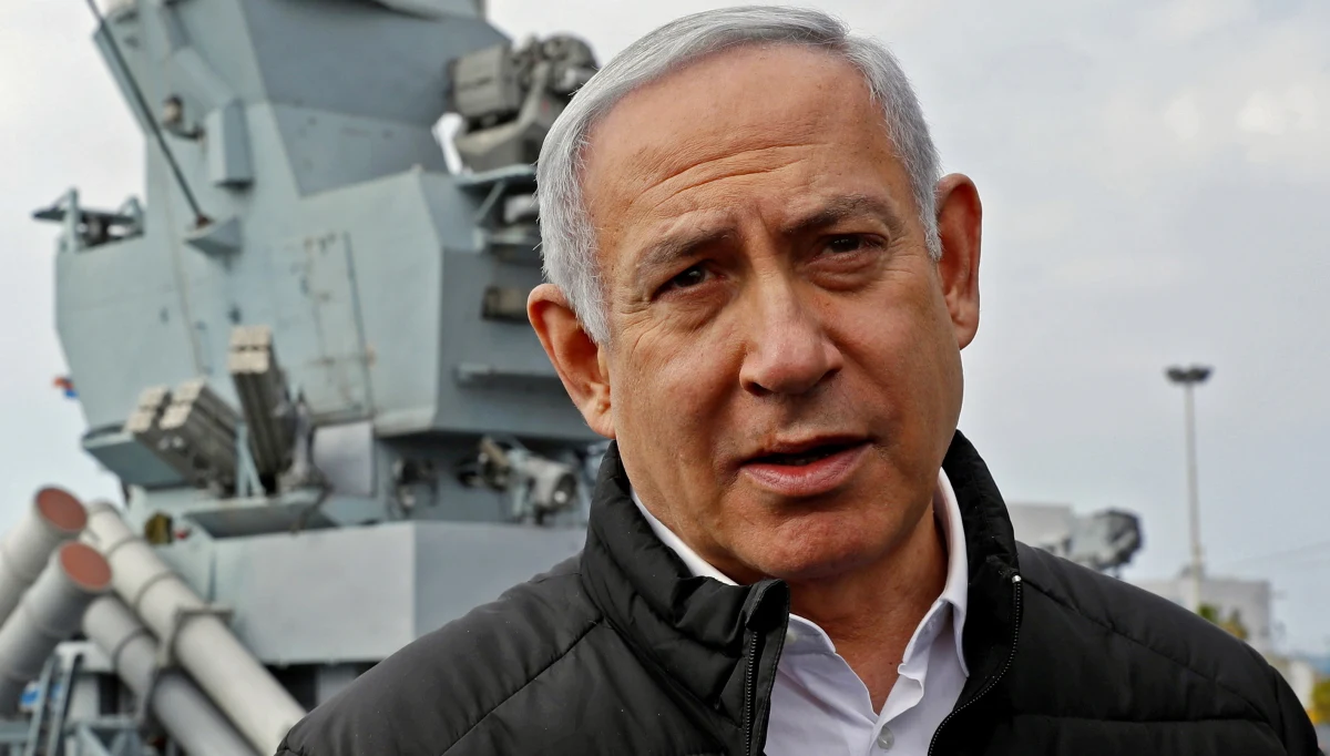 Przyczyną awarii samolotu izraelskiego premiera Benjamina Netanjahu było zderzenie z wózkiem przeciągającym samolot na drogę kołowania - dowiedział się reporter RMF FM. Maszyna z Netanjahu miała wylecieć w nocy, jednak przez usterkę premier Izraela musiał zostać w Warszawie przez kilka dodatkowych godzin.