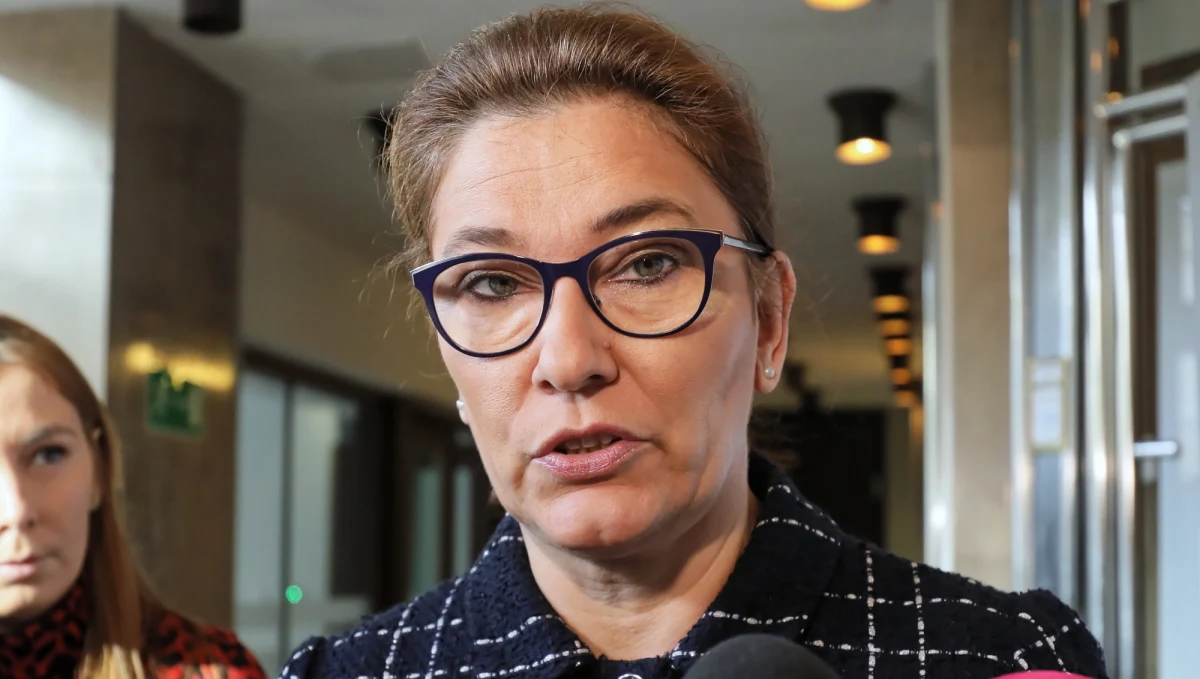 Rozpaczliwe próby skompromitowania prezesa PiS Jarosława Kaczyńskiego, które podejmuje "Gazeta Wyborcza" budzą już politowanie i zażenowanie, piątkową publikacją "GW" zajmują się prawnicy - tak rzeczniczka PiS Beata Mazurek odniosła się do kolejnego artykułu gazety.