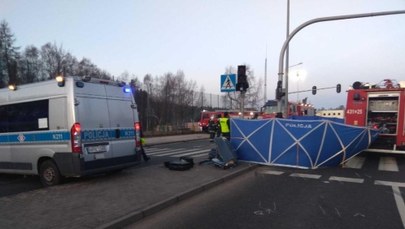Tragedia na drodze w Gdyni: Auto uderzyło w słup. Zginęło 3 młodych mężczyzn