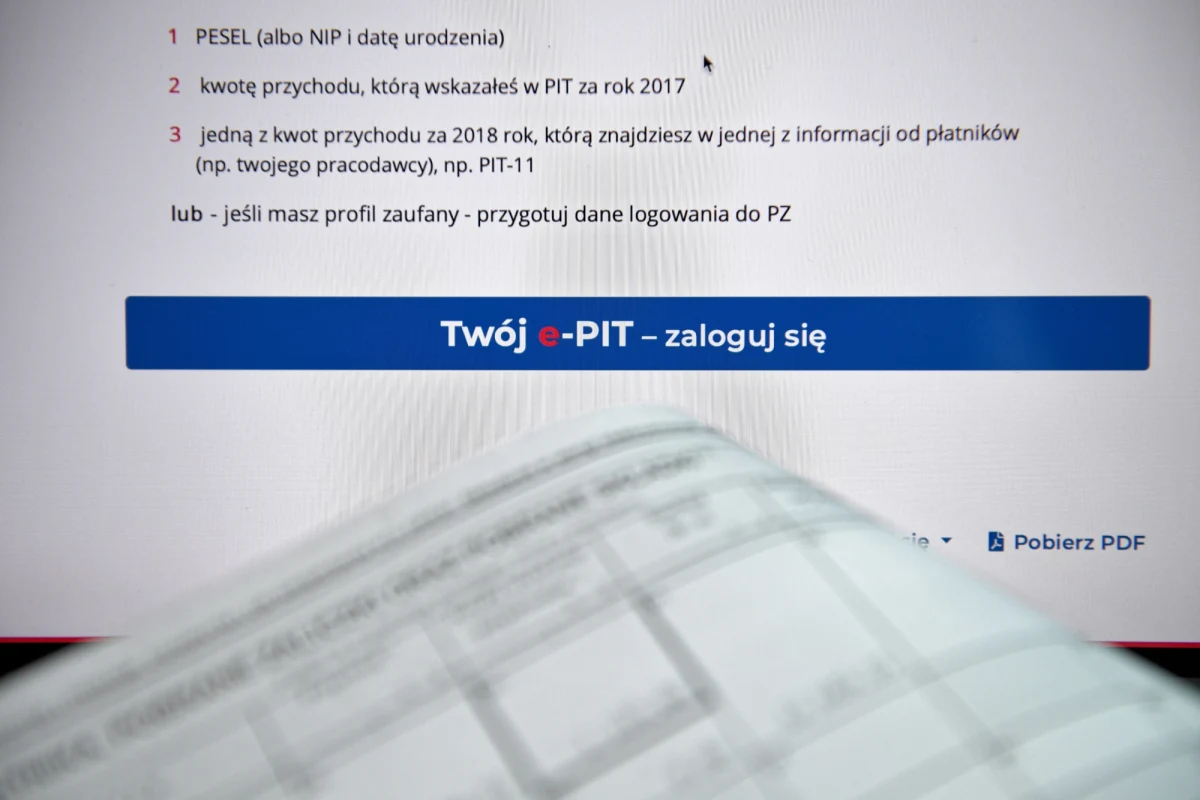 Dziś do  godziny 10. rozliczono już 100 tysięcy deklaracji za pomocą usługi Twój e-PIT - powiedział PAP rzecznik prasowy Ministerstwa Finansów Paweł Jurek. Zapewnił, że system działa już stabilnie.
