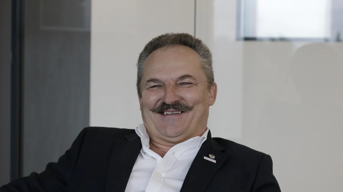 Federacja dla Rzeczypospolitej i Prawica Rzeczypospolitej rozmawiają z kolejnymi formacjami w sprawie wspólnego startu w eurowyborach - powiedział w sobotę w Szczecinie lider Federacji dla Rzeczypospolitej Marek Jakubiak.