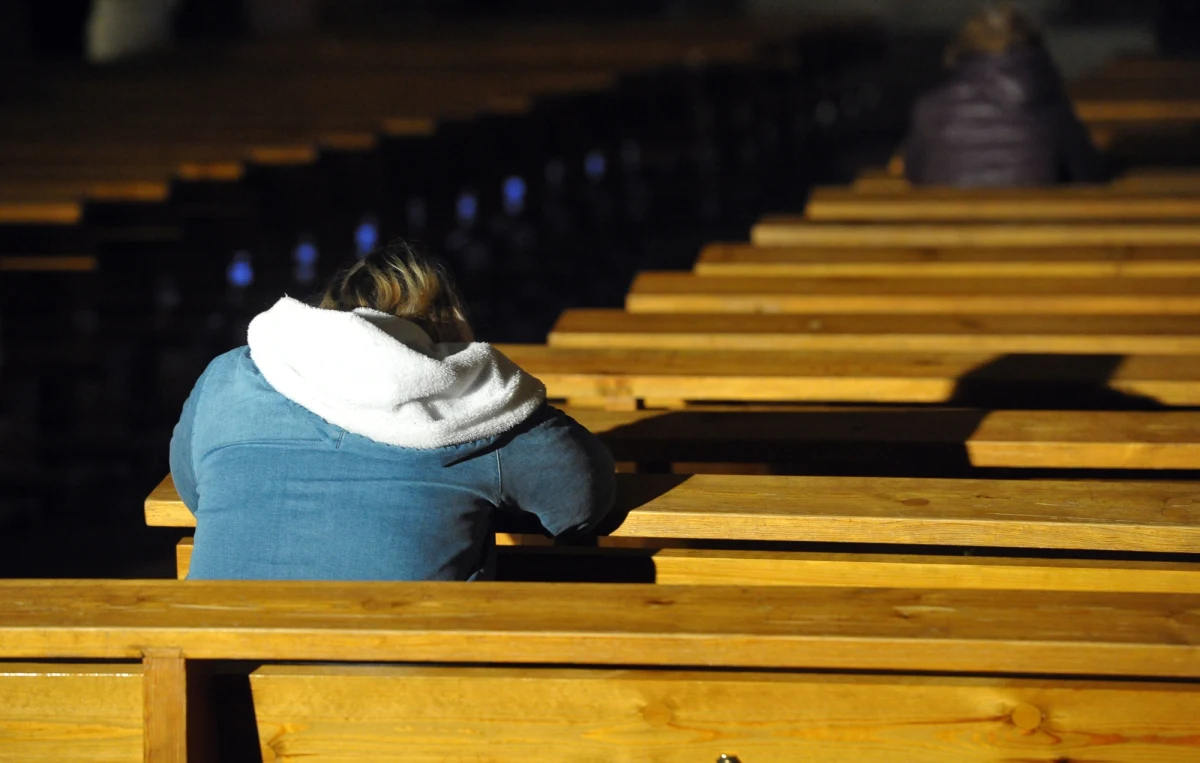 Portugalski prawicowy dziennik "Observador" prowadzi własne dochodzenie na temat nadużyć seksualnych w Kościele katolickim. Wydawana w wersji elektronicznej gazeta, wezwała czytelników do ujawniania redakcji przypadków wykorzystywania seksualnego przez księży. 