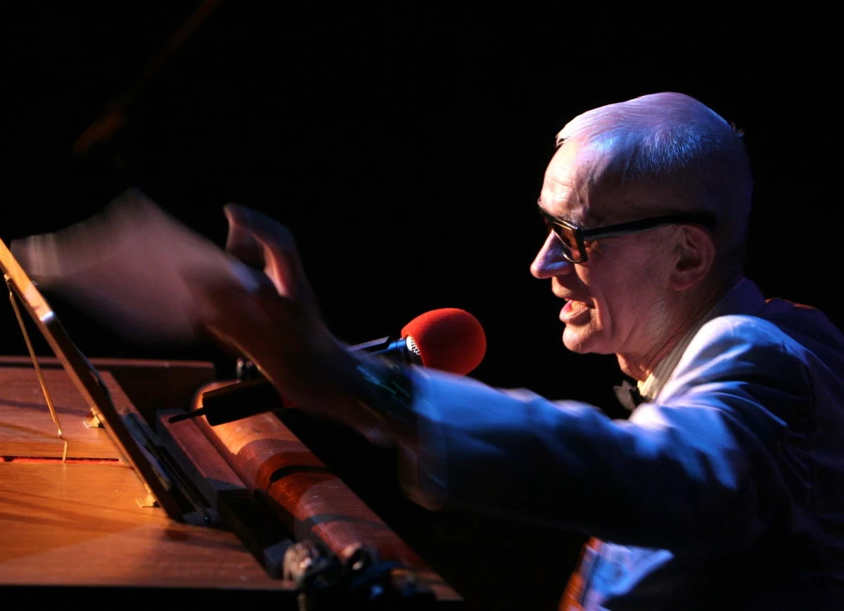 Jerzy Michał Bożyk, krakowski wokalista i kompozytor jazzowy, działacz niepodległościowy zmarł w sobotę w Krakowie – poinformował Urząd Miasta, powołując się na serwis "Jazzowy Kraków". 
