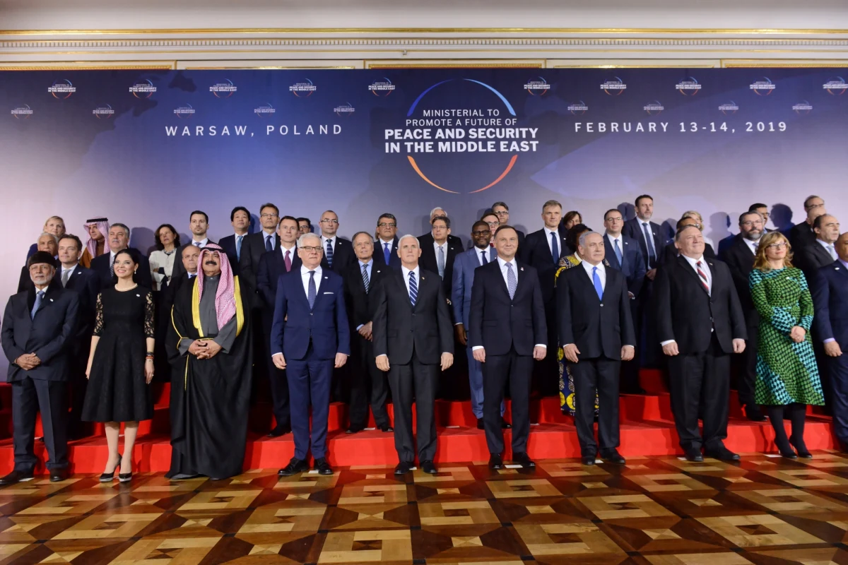 Rosyjska "Niezawisimaja Gazieta" nie szczędzi słów krytyki podsumowując ubiegłotygodniową konferencję bliskowschodnią w Warszawie. Zdaniem dziennika forum zakończyło się "lekcjami do odrobienia", których termin wykonania jest nieznany. 