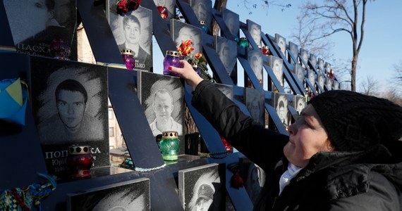 Przewodniczący Rady Europejskiej Donald Tusk rozpoczął w poniedziałek trzydniową wizytę na Ukrainie, dokąd przybył w związku z 5. rocznicą najbardziej tragicznych wydarzeń rewolucji godności z przełomu 2013 i 2014 r. na Majdanie Niepodległości w Kijowie.