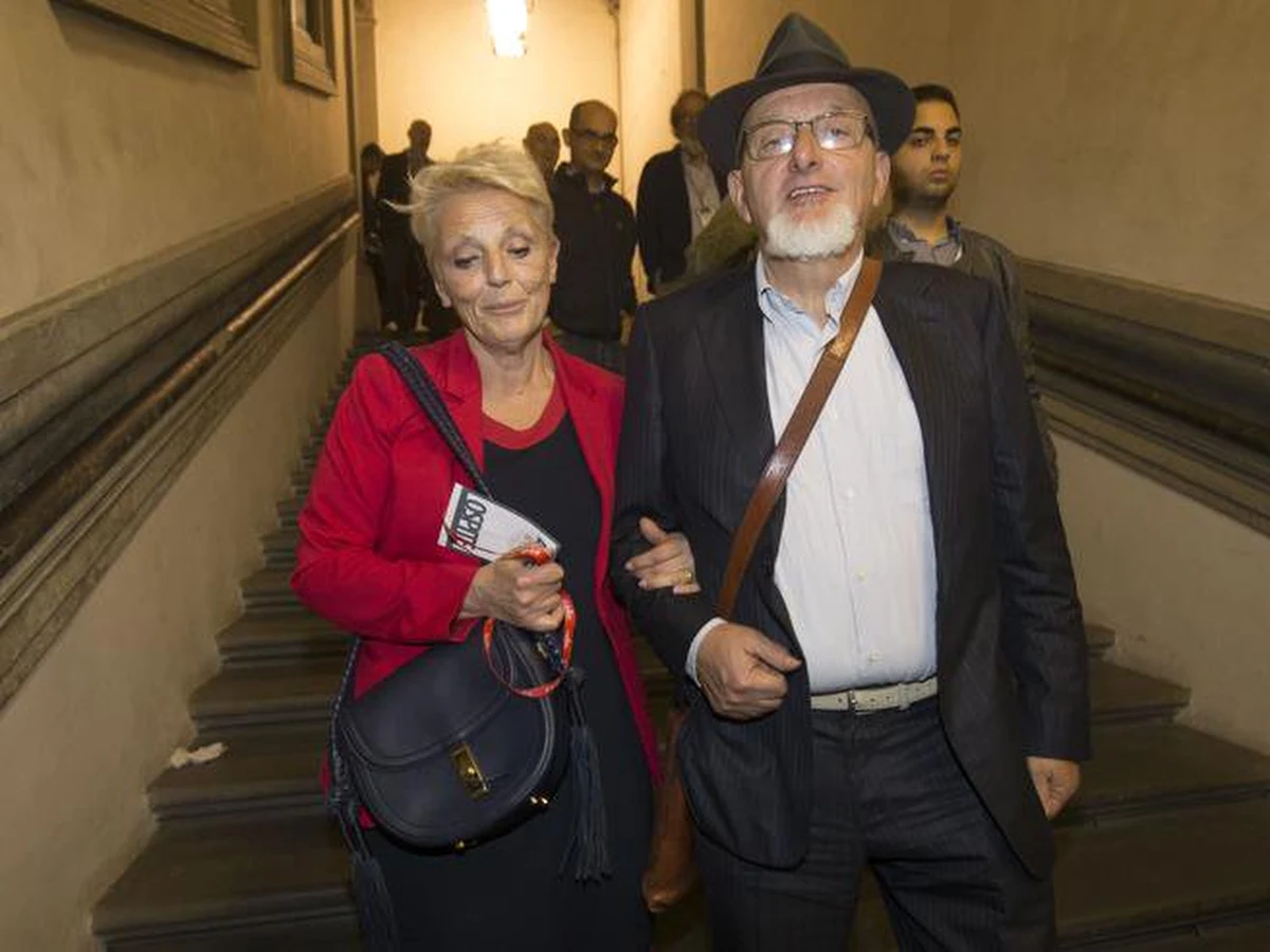 Rodzice byłego premiera Włoch Matteo Renziego, Tiziano Renzi i Laura Bovoli, zostali umieszczeni w poniedziałek w areszcie domowym - taką decyzję podjął sędzia we Florencji. Obojgu zarzuca się umyślne doprowadzenie do bankructwa i wystawianie fałszywych faktur.