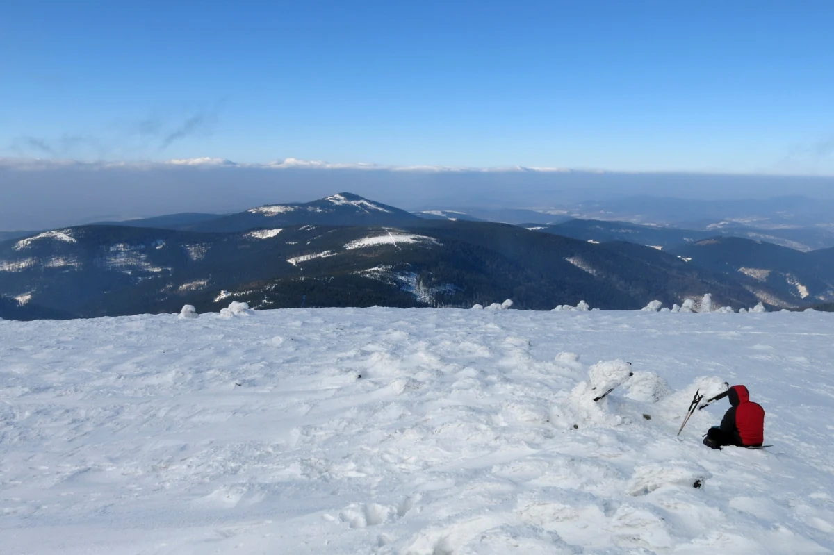 Tragiczny finał akcji GOPR w rejonie Masywu Śnieżnika. Nie żyje poszukiwany od niedzieli turysta. 41-latek w nocy z soboty na niedzielę miał wyjść ze schroniska na Śnieżniku i ślad po nim zaginął. 