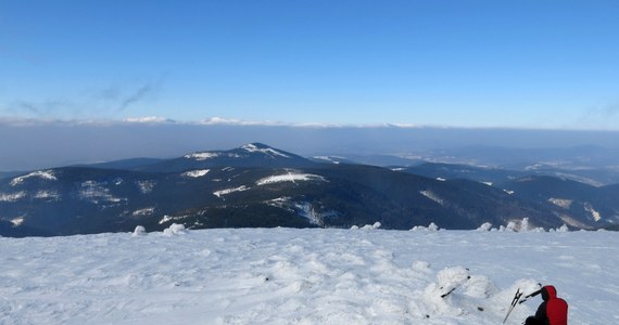 Tragiczny finał akcji GOPR w rejonie Masywu Śnieżnika. Nie żyje poszukiwany od niedzieli turysta. 41-latek w nocy z soboty na niedzielę miał wyjść ze schroniska na Śnieżniku i ślad po nim zaginął. 