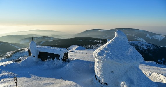 Tegoroczna zima w Karkonoszach jest najbardziej śnieżna od 10 lat. W lutym odnotowano na Śnieżce (1602 m n.p.m.), najwyższym szczycie Karkonoszy, ponad 2 metry śniegu. Więcej śniegu było tu wcześniej w 2005 r.