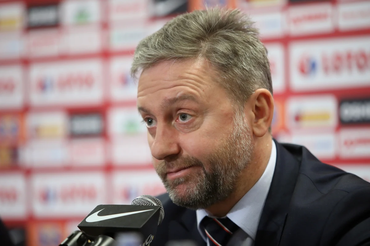 Trener piłkarskiej reprezentacji Polski Jerzy Brzęczek miesiąc przed początkiem eliminacji mistrzostw Europy wyraził zadowolenie ze skuteczności napastników. "Mamy trójkę wspaniałych napastników w czołowych klubach Europy" - podkreślił na konferencji prasowej.