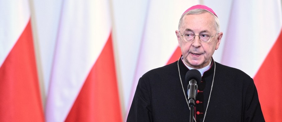 Przewodniczący Konferencji Episkopatu Polski abp Stanisław Gądecki przebywa w szpitalu. W oficjalnym komunikacie podano, że ma ostre zapalenie płuc. 