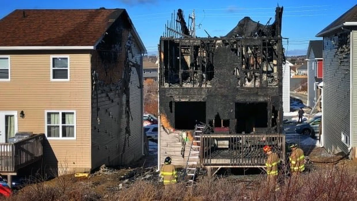 Siedmioro dzieci zginęło we wtorek w pożarze domu na przedmieściach Halifaxu, stolicy kanadyjskiej prowincji Nowa Szkocja - poinformowała policja. Według okolicznych mieszkańców w domu tym mieszkała rodzina syryjskich uchodźców.