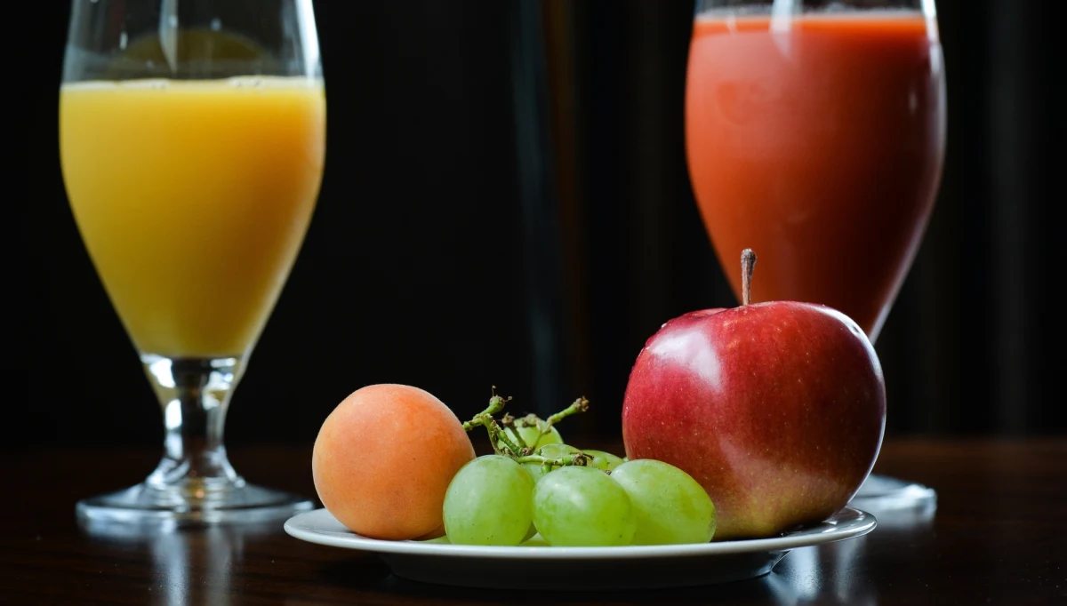 Krajowa Unia Producentów Soków (KUPS) oraz Krajowy Związek Grup Producentów Owoców i Warzyw negatywnie oceniają podwyżkę podatku VAT z 5 proc. do 23 proc. na napoje owocowe i warzywne - poinformowała Unia. 