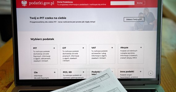 Uwaga na oszustów podszywających się pod Ministerstwo Finansów. Przestępcy chcą wykorzystać popularność nowej, internetowej usługi, polegającej na automatycznym wypełnieniu naszego PIT-a przez skarbówkę. 