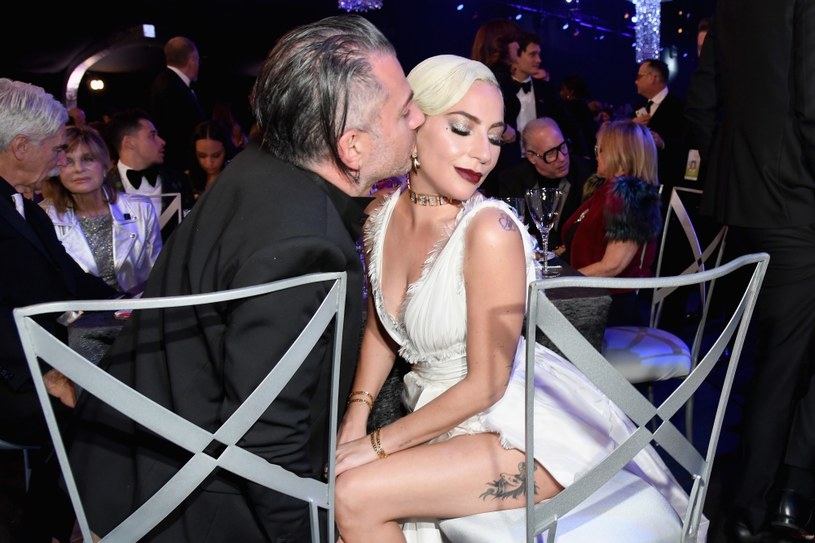 Przedstawiciel Lady Gagi potwierdził, że wokalistka zerwała zaręczyny z 50-letnim Christianem Carino.