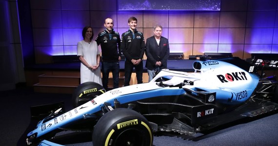 Bolid teamu Williams, którego kierowcą w tym sezonie mistrzostw świata Formuły 1 jest Robert Kubica, około godziny czwartej rano dotarł do Barcelony. W stolicy Katalonii odbywają się oficjalne testy. Wiele wskazuje na to, że bolid na tor wyjedzie dopiero w środę po południu.