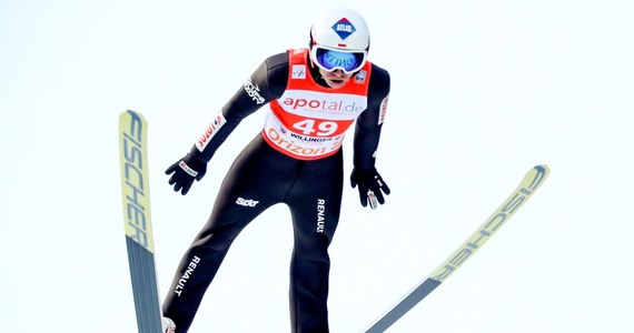 Ruszają Mistrzostwa Świata w Narciarstwie Klasycznym w Seefeld. Największe nadzieje medalowe wiążemy z naszymi skoczkami, którzy dziś i jutro będą trenować na Bergisel Schanze w Insbrucku. To właśnie tam w weekend odbędą się dwa konkursy: indywidualny i drużynowy. Polacy są w wysokiej formie, ale do walki o indywidualne medale stanie również Ryoyu Kobayashi, Stefan Kraft, Karl Geiger czy Markus Eisenbiechler. My zapytaliśmy ekspertów, co sądzą o dyspozycji faworytów przed rozpoczynającym się dziś czempionatem.