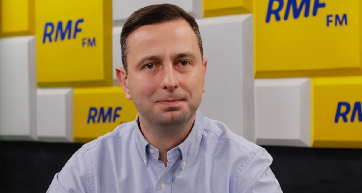 „Nie wierzę w rycerza na białym koniu. Nie będziemy tutaj wyczekiwać z utęsknieniem na nikogo, bo trzeba zakasać rękawy, wziąć się do roboty i samemu wygrywać wybory” – tak Władysław Kosiniak-Kamysz w Porannej rozmowie w RMF FM odpowiedział na pytanie, czy jego partia oczekuje powrotu Donalda Tuska do Polski. „Co naprawdę zrobi Donald Tusk, dowiemy się pewnie dopiero po eurowyborach” – dodał.