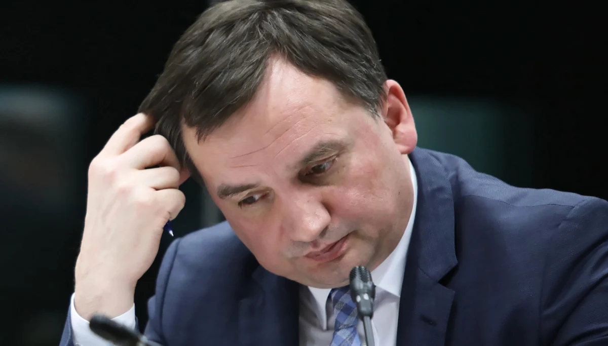 Wykażemy, że Zbigniew Ziobro jest najgorszym ministrem sprawiedliwości po 1989 roku - zapowiadają posłowie klubu PO-KO. Ponadto, według nich, prokuratura została zorganizowana w patologiczny sposób i jest pytanie, czy nie chodziło tu wyłącznie o zapewnienie bezkarności politykom PiS.