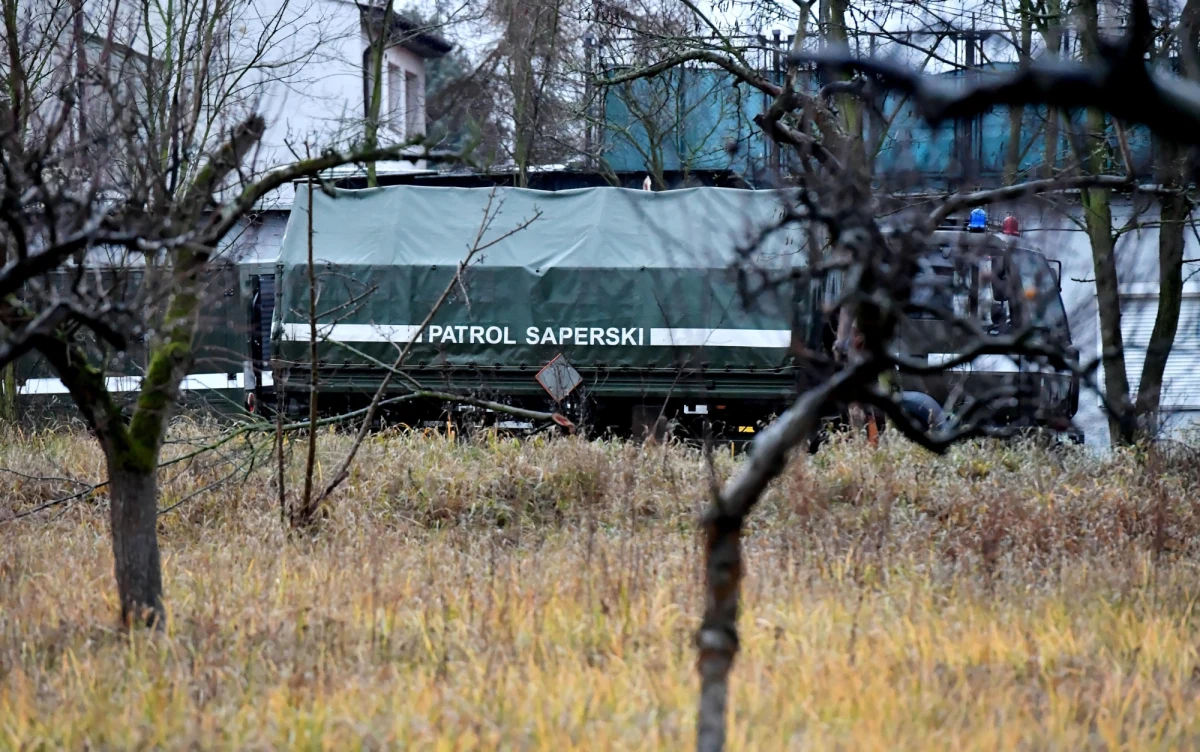 Przy ulicy Sienkiewicza w Żarach (lubuskie) znaleziono w środę niewybuch z czasów II wojny światowej. Około godziny 8 ruszyła ewakuacja mieszkańców z obszaru zagrożonego eksplozją. 