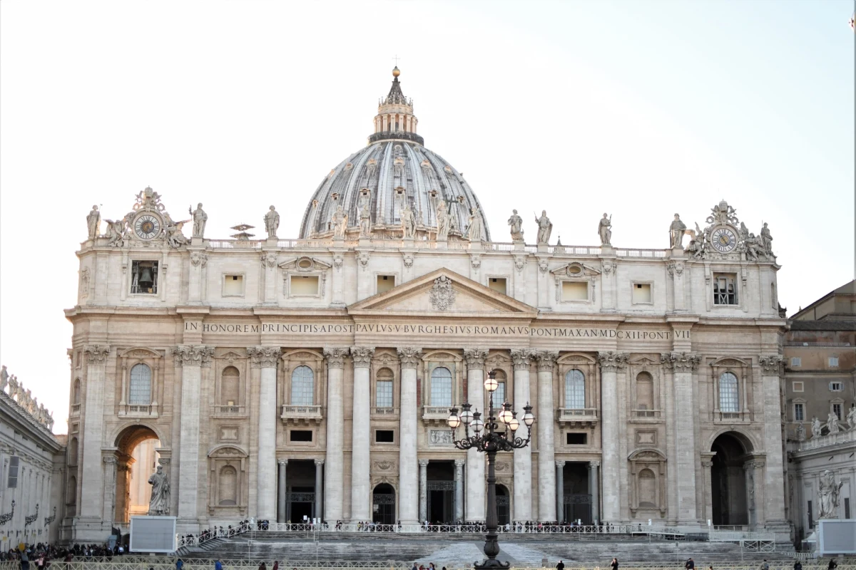 "Tuszowanie czynów pedofilskich zraniło Kościół i wiernych" - powiedział metropolita Manili, kardynał Luis Antonio Tagle, w pierwszej relacji jaka została wygłoszona na rozpoczętym w czwartek rano w Watykanie szczycie na temat ochrony nieletnich.