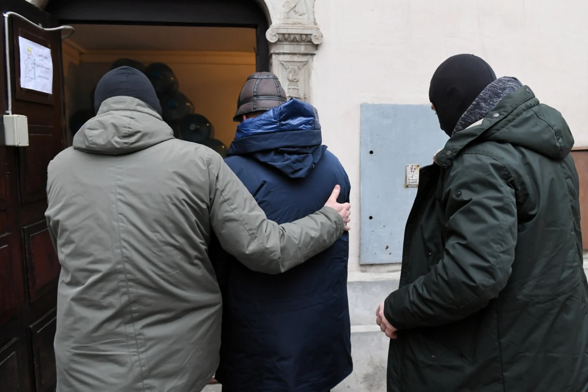 Sąd Okręgowy w Gdańsku nie uwzględnił zażalenia prokuratury na decyzję sądu niższej instancji ws. odmowy tymczasowego areszty byłego prezesa Lotosu Pawła Olechnowicza. Jest on podejrzany o wyrządzenie koncernowi "znacznej szkody majątkowej". 